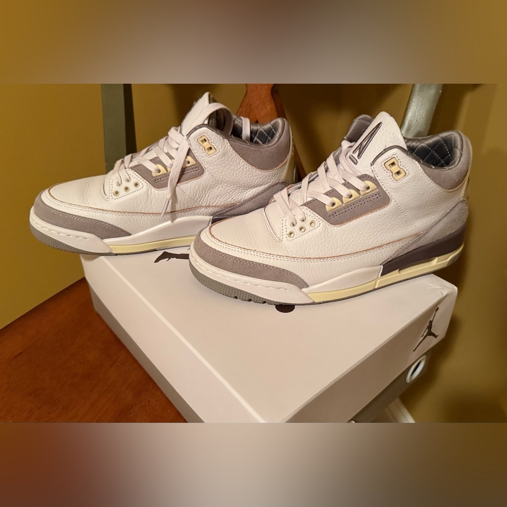 Air Jordan 3 Retro SP x A Ma Maniere
Men’s 8 
Womens 9.5 
Worn once